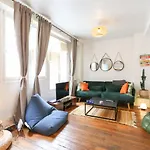 Ideally Located Bright Apartment Near The Marais