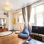 Ideally Located Bright Apartment Near The Marais