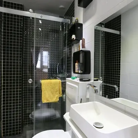 Ideally Located Bright Apartment Near The Marais *