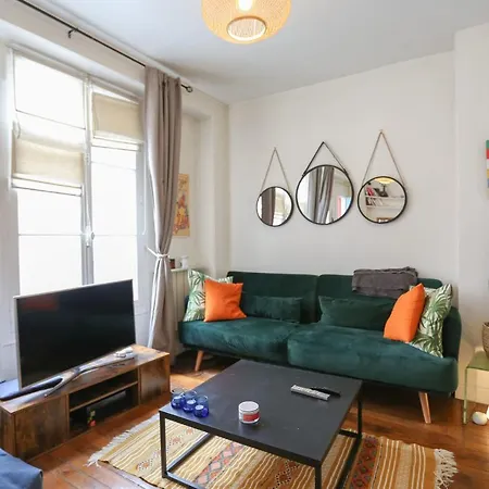 Ideally Located Bright Apartment Near The Marais * Paris