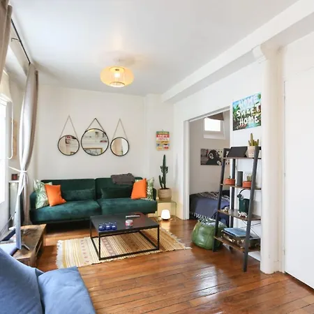 Ideally Located Bright Apartment Near The Marais Apartment Paris